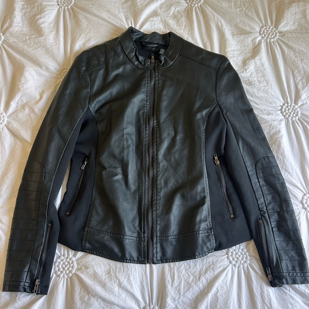 K.D. Style Black Faux Leather Moto Jacket Stretch Panels Full Zip – Size Large